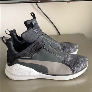 PUMA FIERCE CAMO SLIP ON SNEAKERS